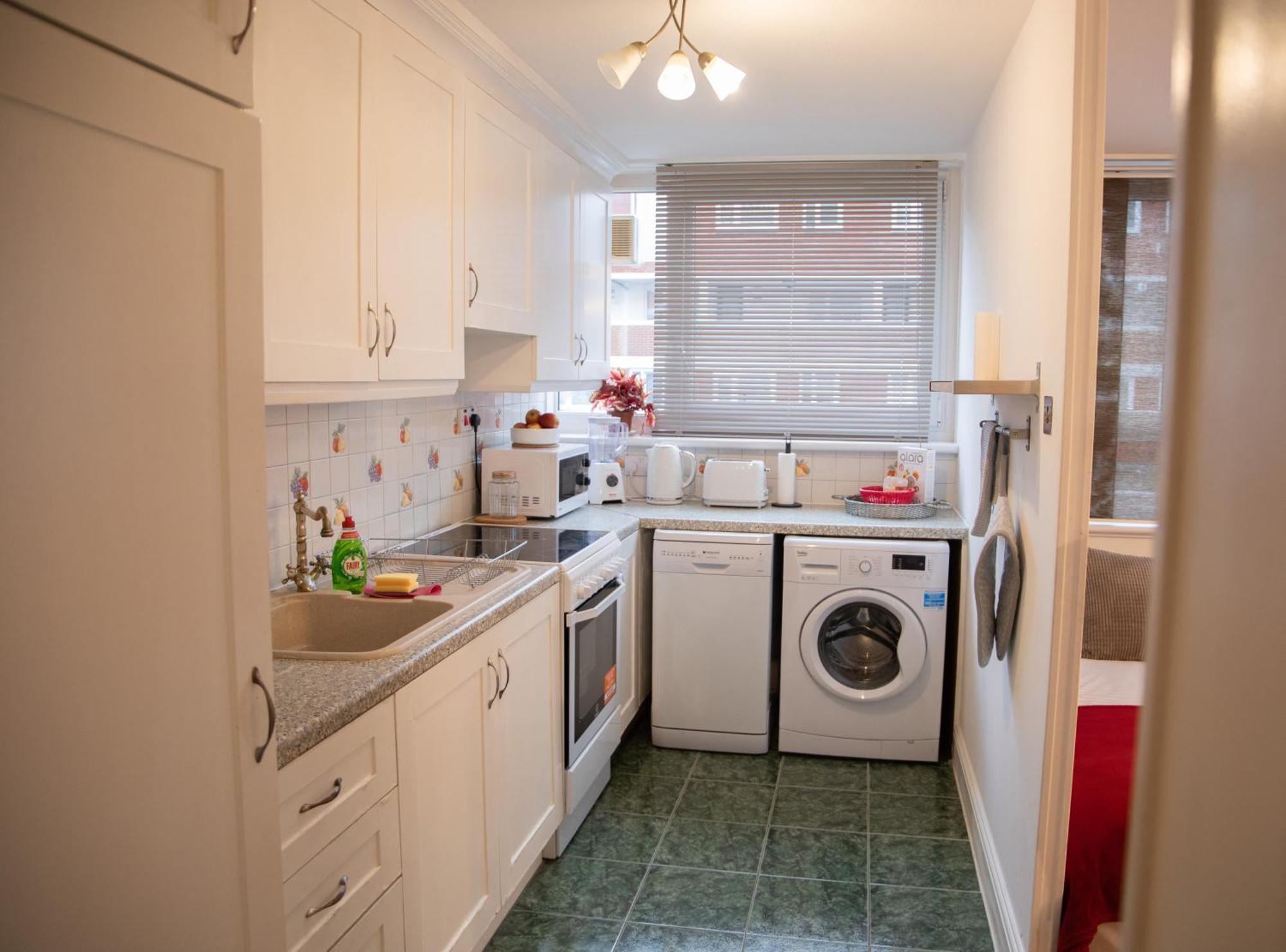 Bright And Spacious One Bedroom Apparment, Free Parking Londres Exterior foto