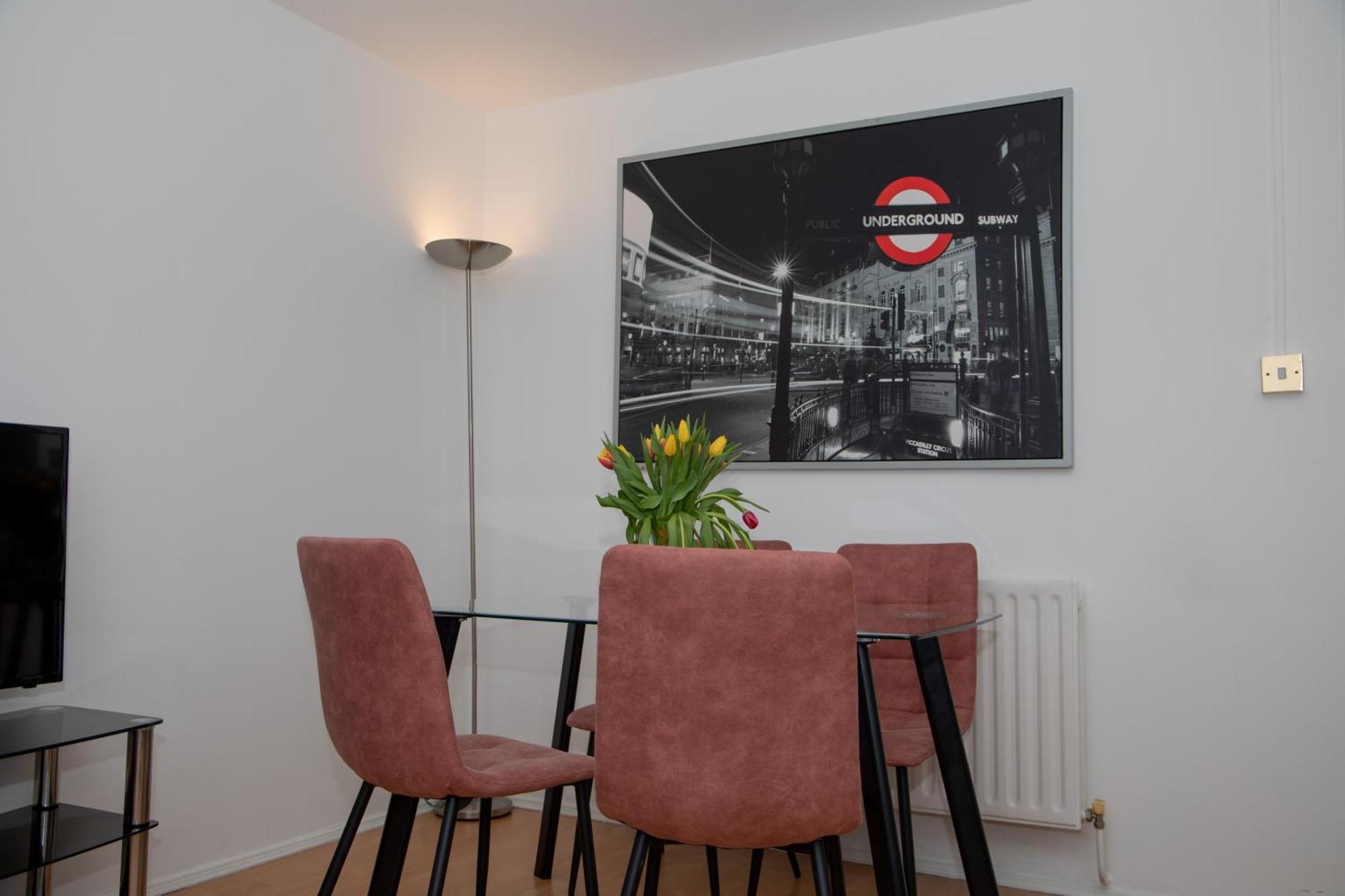 Bright And Spacious One Bedroom Apparment, Free Parking Londres Exterior foto