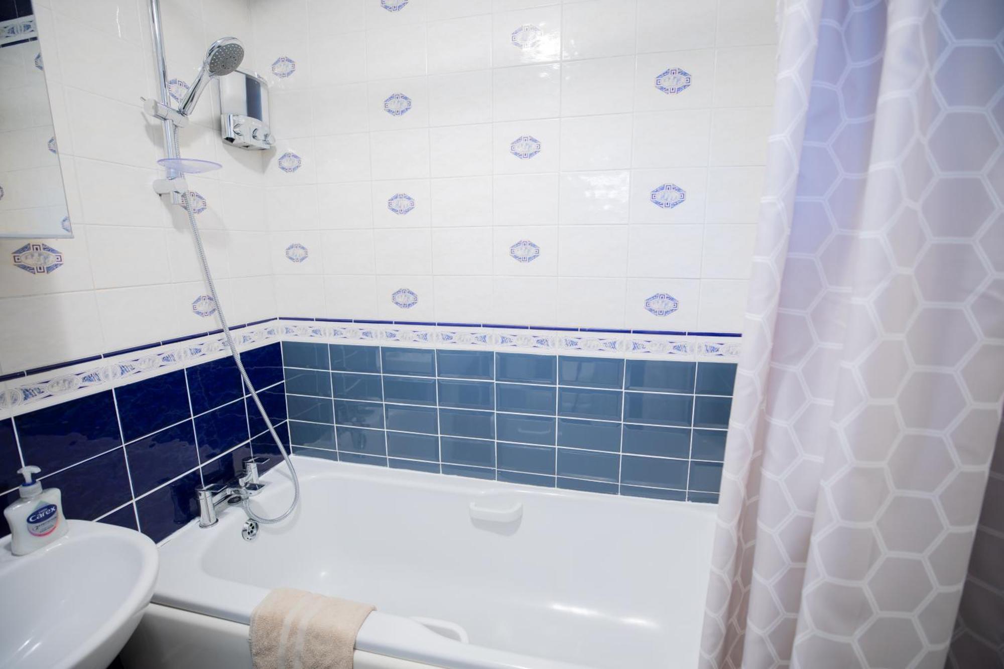 Bright And Spacious One Bedroom Apparment, Free Parking Londres Exterior foto