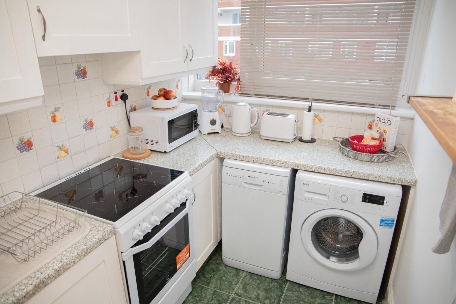 Bright And Spacious One Bedroom Apparment, Free Parking Londres Exterior foto